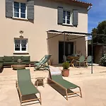 Maison Contemporaine Avec Piscine Proche D'uzes- 3 - Jardin Et Barbecue Villa *