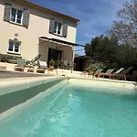 Maison Contemporaine Avec Piscine Proche D'uzes- 3 - Jardin Et Barbecue Villa *