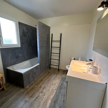Maison Contemporaine Avec Piscine Proche D'uzes- 3 - Jardin Et Barbecue Villa *