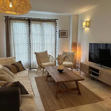 Maison Contemporaine Avec Piscine Proche D'uzes- 3 - Jardin Et Barbecue Villa *