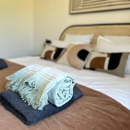 Maison Contemporaine Avec Piscine Proche D'uzes- 3 - Jardin Et Barbecue *